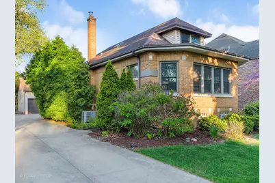 375 S Berkley Avenue, Elmhurst, IL 60126 - Photo 1