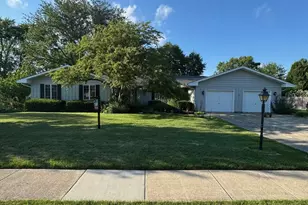 541 E Cloverlane Dr, Sycamore, IL 60178 - Photo 1