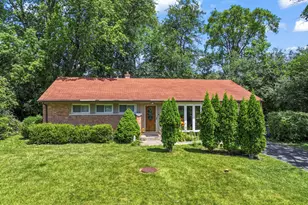 1121 Whitfield Rd, Northbrook, IL 60062 - Photo 1