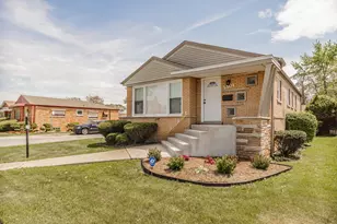 2101 W 82nd Pl, Chicago, IL 60620 - Photo 1