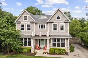 195 Lake St, Glencoe, IL 60022 - Photo 1