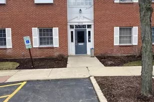 1019 W Wise Rd, Schaumburg, IL 60193 - Photo 1