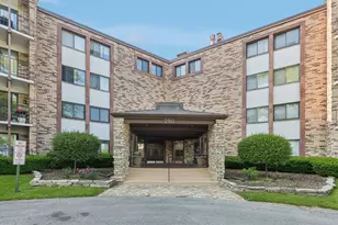 250 W Parliament Pl, Mount Prospect, IL 60056 - Photo 1