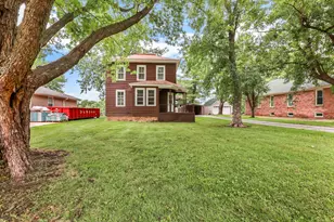 165 W Lincoln St, Seneca, IL 61360 - Photo 1