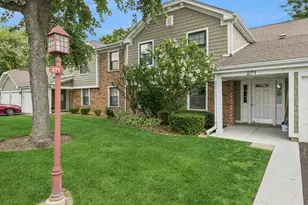 271 Middlebury Ct, Schaumburg, IL 60193 - Photo 1