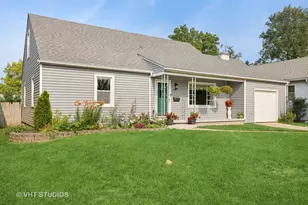 176 Mallery Ave, Elgin, IL 60123 - Photo 1