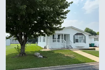 461 Meadowlark Circle #A, Sandwich, IL 60548 - Photo 1