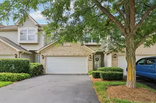 928 Viewpoint Dr, Lake in the Hills, IL 60156 - Photo 1