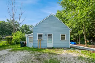 218 Hughes Ave, Lockport, IL 60441 - Photo 1