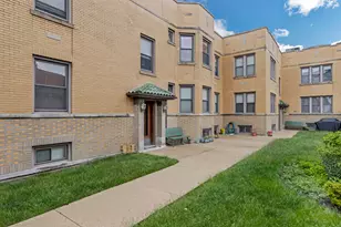 5609 N Mango Ave, Chicago, IL 60646 - Photo 1