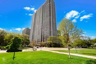 2800 N Lake Shore Dr, Chicago, IL 60657 - Photo 1