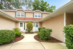 15247 Creekside Dr, Oak Forest, IL 60452 - Photo 1