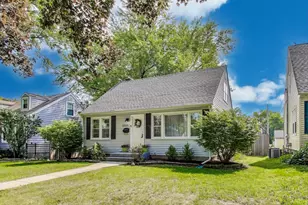 1010 Elm St, Saint Charles, IL 60174 - Photo 1