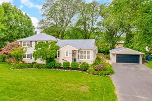 10114 S 81st Ct, Palos Hills, IL 60465 - Photo 1