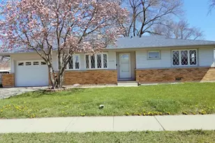546 Landmeier Rd, Elk Grove Village, IL 60007 - Photo 1