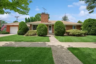 812 Webster Ln, Des Plaines, IL 60016 - Photo 1