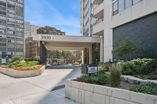 3930 N Pine Grove Ave, Chicago, IL 60613 - Photo 1