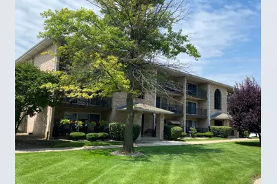 10248 Southwest Highway #3D, Chicago Ridge, IL 60415 - Photo 1