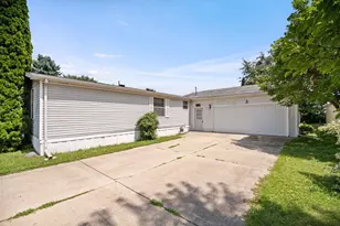 25 Cedar Ln, Sandwich, IL 60548 - Photo 1