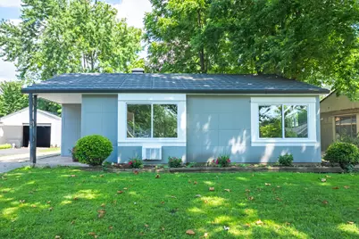 32 S Rosedale Avenue, Aurora, IL 60506 - Photo 1