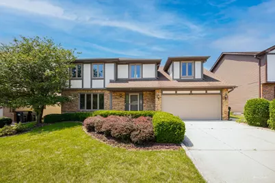 816 Heath Lane, Westmont, IL 60559 - Photo 1