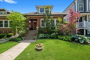 1042 N Lombard Ave, Oak Park, IL 60302 - Photo 1