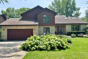 22W305 McCarron Rd, Glen Ellyn, IL 60137 - Photo 1
