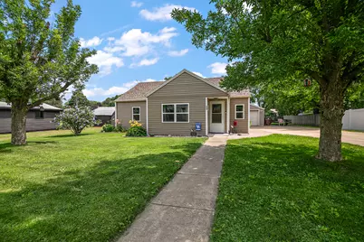 360 S 4th Avenue, Saint Anne, IL 60964 - Photo 1