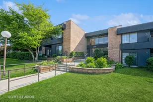 1295 N Sterling Ave, Palatine, IL 60067 - Photo 1