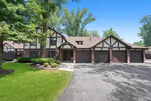 11241 S Cherry Ct, Palos Hills, IL 60465 - Photo 1