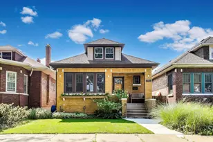 4704 N Kenton Ave, Chicago, IL 60630 - Photo 1