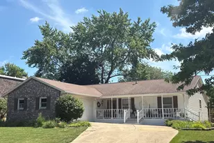 753 Fort St, Ottawa, IL 61350 - Photo 1