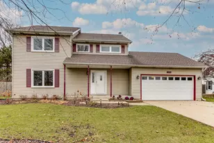 1090 Hawthorne Ave, Gurnee, IL 60031 - Photo 1