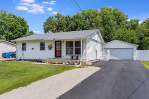 506 W Lee St, Plano, IL 60545 - Photo 1