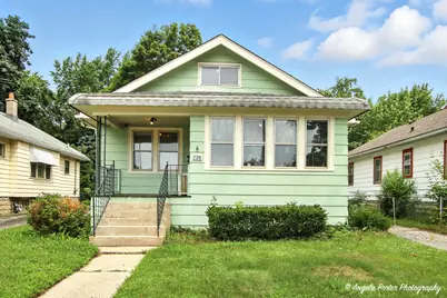 720 W Pacific Avenue, Waukegan, IL 60085 - Photo 1