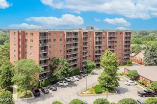 1 Bloomingdale Pl, Bloomingdale, IL 60108 - Photo 1