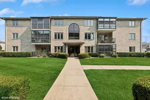 13950 E Leamington Dr, Crestwood, IL 60418 - Photo 1