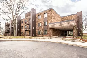 522 E Algonquin Rd, Schaumburg, IL 60173 - Photo 1