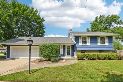 776 Macarthur Drive, Buffalo Grove, IL 60089 - Photo 1