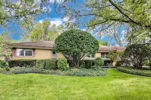 914 S School St, Mount Prospect, IL 60056 - Photo 1