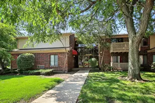 33720 N Royal Oak Ln, Grayslake, IL 60030 - Photo 1