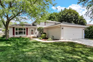 46 Hilltop Dr, Bourbonnais, IL 60914 - Photo 1