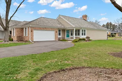 401 Park Barrington Drive, Barrington, IL 60010 - Photo 1