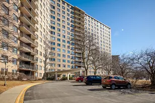 7033 N Kedzie Ave, Chicago, IL 60645 - Photo 1