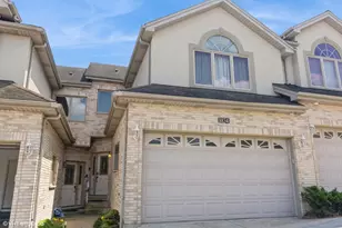 8834 S Roberts Rd, Hickory Hills, IL 60457 - Photo 1