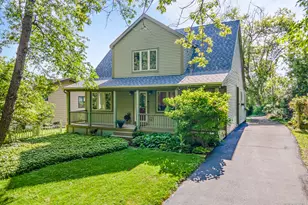 10405 Kenilworth Ave, Algonquin, IL 60102 - Photo 1