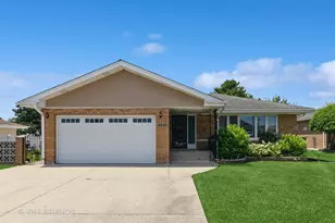 4846 N Crescent Ave, Norridge, IL 60706 - Photo 1