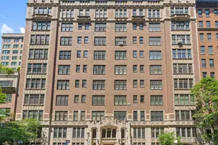 220 E Walton Pl, Chicago, IL 60611 - Photo 1