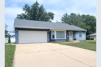 520 Grover Avenue, Ottawa, IL 61350 - Photo 1