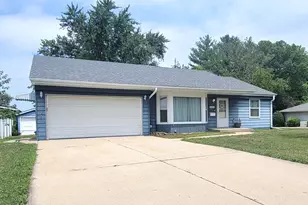 520 Grover Ave, Ottawa, IL 61350 - Photo 1